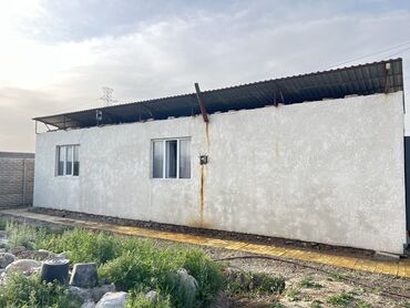Торговые контейнеры: Внутри разделен на три :Спальня,Кухня,Прихожка