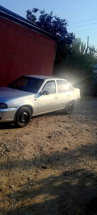 daewoo az: Daewoo Nexia: 1.5 l | 2010 il Sedan — 3