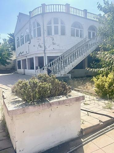 zigda heyet evleri: Satılır: geniş həyəti olan iki mərtəbəli mansardlı fərdi yaşayış evi — 2