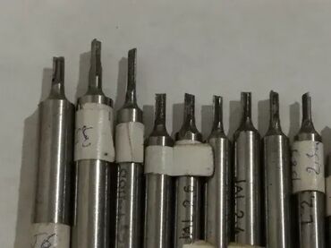 Ostali uređaji: Glodalo, 2,5mm, 3mm, 3,5mm, 4mm, 5mm Cena je po komadu od 250din za — 12