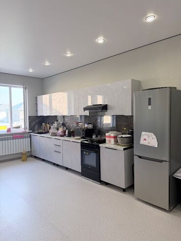 Закройщицы: ТЕЗ АРАДА ‼️ ТИГҮҮ ФАБРИКАСЫНА ОПЫТНЫЙ ЗАКРОЙЩИК КЕРЕК ✅Жумушту бүгүн — 4