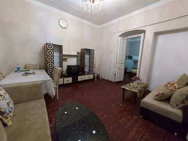 Həyət evləri və villaların satışı: 3 otaqlı, 67 kv. m, Orta təmir — 18