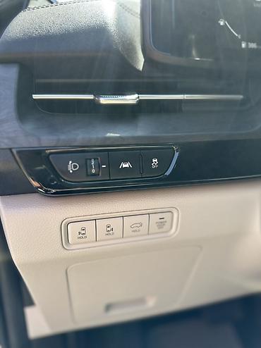 Kia: Kia Carnival: 2020 г., Минивэн — 19