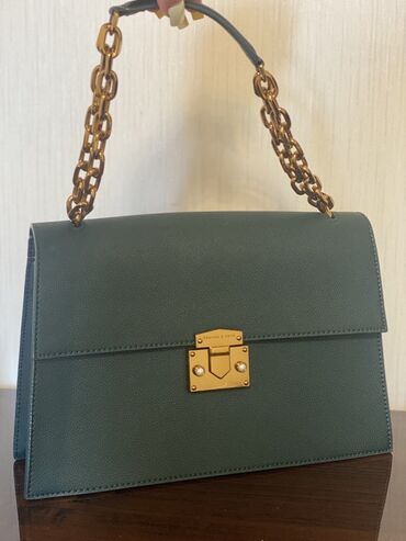 charles keith az: Çiyin çantası, Charles & Keith, İşlənmiş