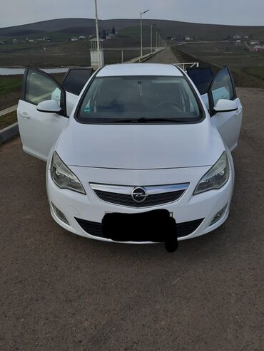 Opel: Opel Astra: 1.4 l | 2010 il 352000 km Sedan — 14