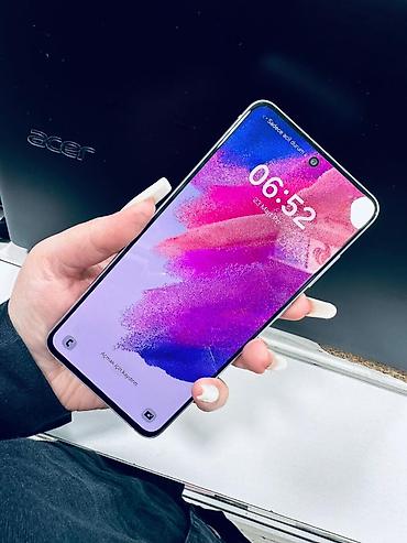 Техника и электроника: Samsung Galaxy S21 FE, 128 ГБ, цвет - Фиолетовый, Беспроводная зарядка — 4