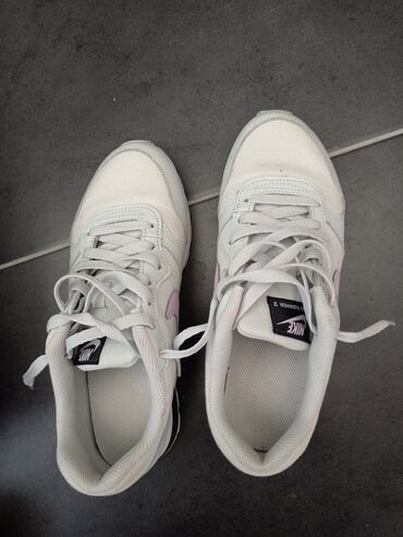 zenske cizme za sneg akcija: Nike, 37, bоја - Bela