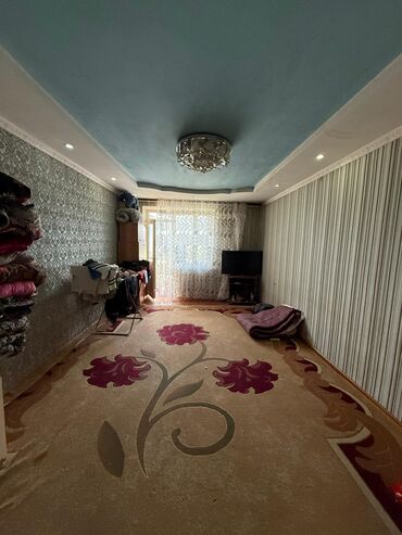 московская фучика: 3 комнаты, 62 м², Индивидуалка, 4 этаж, Старый ремонт