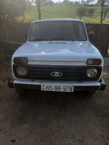 xarici masin sekilleri: VAZ (LADA) 4x4 Niva: 0.6 l | 1988 il | 92565 km Ofrouder/SUV