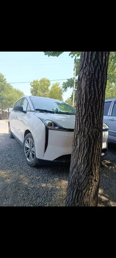авто в рассрочку электромобиль: Продаю электро машину батареи хворает на 420 км машина новая. Белый