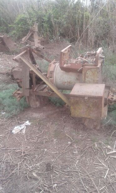 Digər biznes avadanlığı: Sənaye tipli köhnə elektrik generatoru və idarəetmə paneli dəsti - — 5