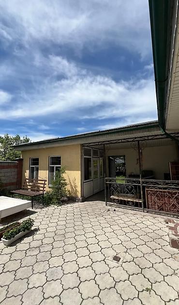 Продажа коттеджей и домов: СРОЧНО ‼️ ПРОДАЮ ДОМ 🏠 ——————————————— Участок 8.5 соток! Двухэтажный — 6