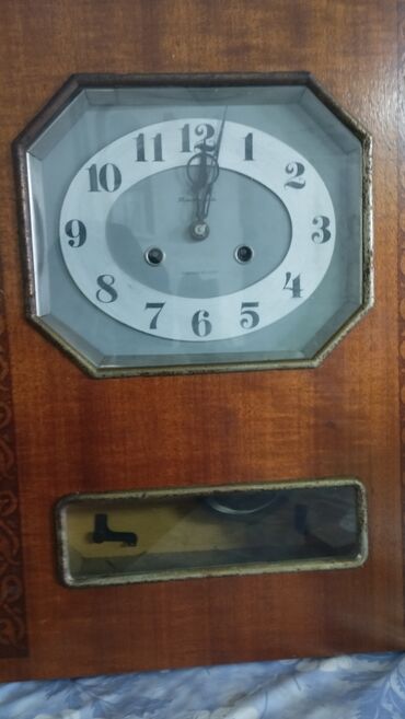 omega часы: Часы с боем.ключь в наличии СССР.янтарь.рабочие