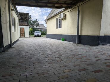 кантейнер дом: Продаётся большой участок с двумя домами в начале Маевки. Собственник