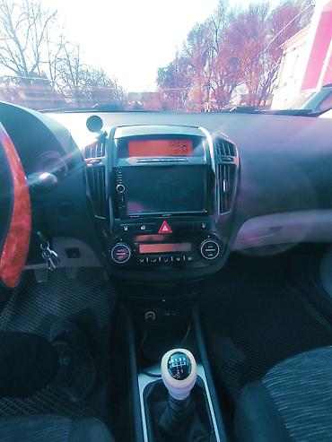 Kia: Kia Ceed: 2009 г., 1.6 л, Механика, Бензин, Универсал — 8