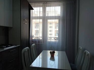 сколько стоят однокомнатные квартиры в бишкеке: 1 бөлмө, 35 кв. м, Элитка, 11 кабат, Евроремонт