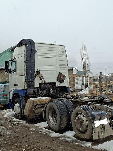топливный бак на фуру: Тягач, Volvo, 2001 г., Тентованный — 4