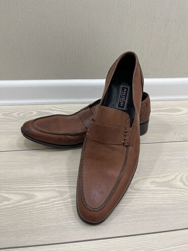 Туфли: Продаю абсолютно новые мужские кожаные туфли. Производство Турция.42