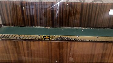 gitara simləri: Upright pianino – “Украина” (Ukraina) modeli - Korpus: parlaq laklı — 1