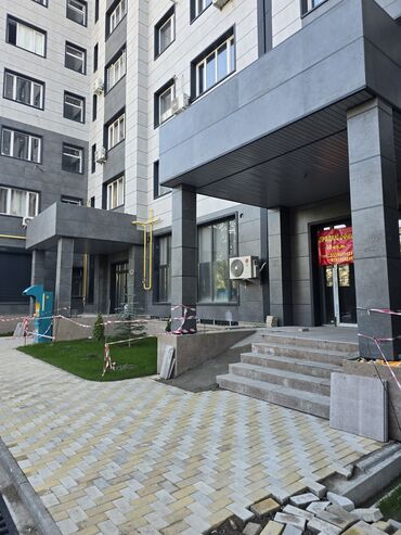 фитнесс зал: Продаю Офис 50 м², С ремонтом, Без мебели, Многоэтажное здание, 1 этаж