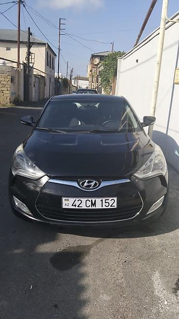 Hyundai: Hyundai Veloster, qara rəng, 3 qapılı (iki tərəfdə asimmetrik qapı — 2