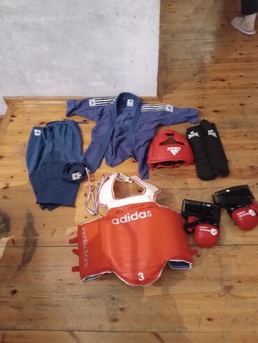 İdman formaları: Uşaq üçün döyüş/idman komplekti – 7-8 yaşa uyğun Dəst tərkibi: - — 7