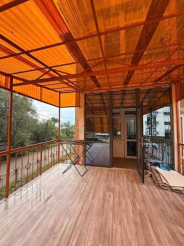 квар: Студия, 30 м², 2 этаж — 3