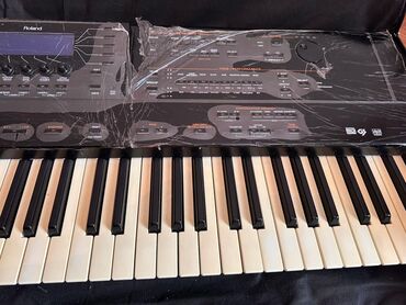 Sintezatorlar: Sintezator, Roland — 9