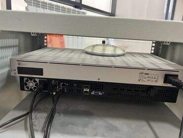 Модемы и сетевое оборудование: Продаю сервера UniFi Network Pro 48 PoE, UniFi network Dream Machine