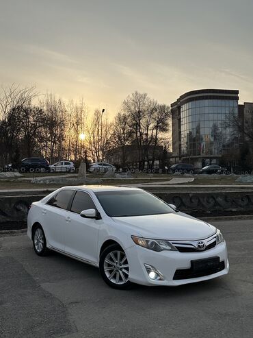 тайота 4ranner: Toyota Camry: 2013 г., 2.5 л, Автомат, Бензин, Седан