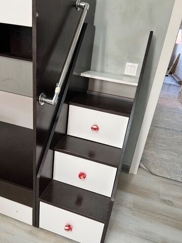 Двухъярусные детские кровати: Двухъярусная детская кровать, ЛДСП — 8