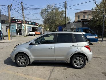 купить тягач из европы: Toyota ist: 2003 г., 1.3 л, Автомат, Бензин