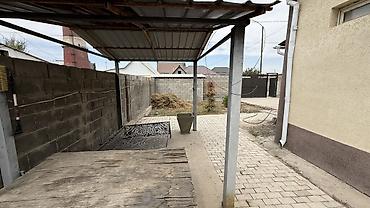 Үйлөрдү сатуу: 3 бөлмө, 120 м², 4 соток, Бишкек, Ак-Ордо 3 ж/м Менчик ээси — 4