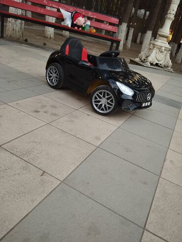 VAZ (LADA): Mercedes uşaq avtomobili. Az işlənilib. pultu adapteri var batareyası