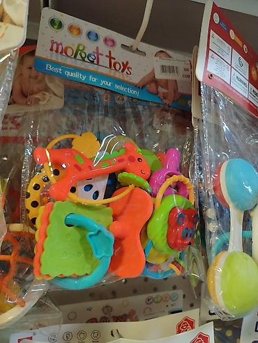 игрушки для коляски: Набор погремушек и прорезывателей Moret Toys - Яркий комплект для — 1