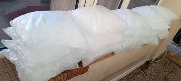 заказ салатов на дом: Лёд пищевой кубиковый отличного качества . Развозим лёд ежедневно