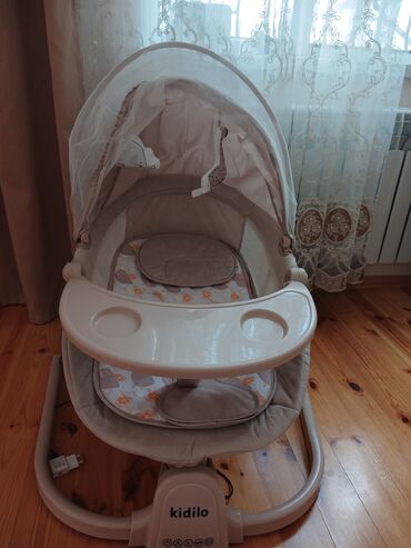 Oğlan və qız üçün, Dördbucaq, Beşik, Dəst ilə, Matras ilə, Yellənmə mexanizm ilə