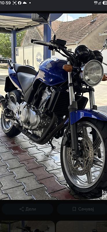 Honda: Honda CB500 – klasični naked, plava metalik - Motor: redni — 8