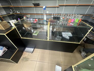 должность офис менеджера: Vitrin təcili satılır. Dükanı boşalmışam deyə təcili satıram