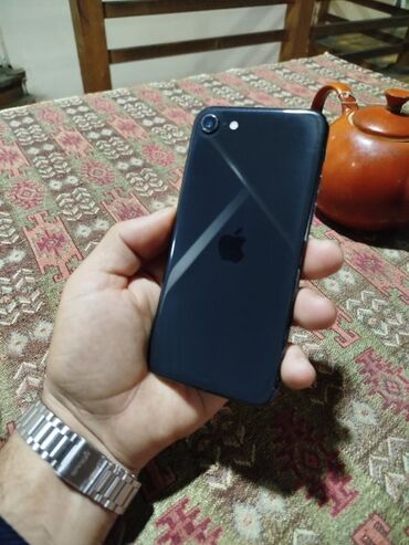 Apple iPhone: IPhone SE 2020, 128 GB, Qara, Barmaq izi — 2