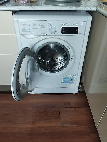 klas 6: Indesit önyükləməli paltaryuyan maşın - Yük həcmi: 6 kq - Enerji — 2