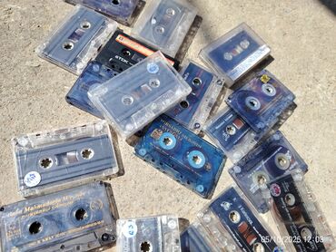 dvd diskler: Sovet magitafon kasetleri bir ededi 2 manat elde 18 eded var