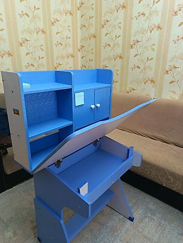 taxt 2ci əl: Uşaq üçün masa. Təcili satılır. Əla vəziyyətdədir. Eni: 75sm Uzun — 3
