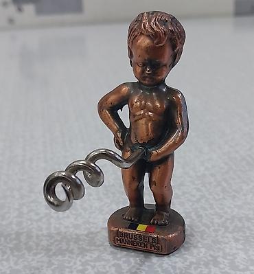 suviner pullar: Brüssel suveni̇ri antikvar – Manneken Pis fiqurlu şüşəaçan (burma — 7