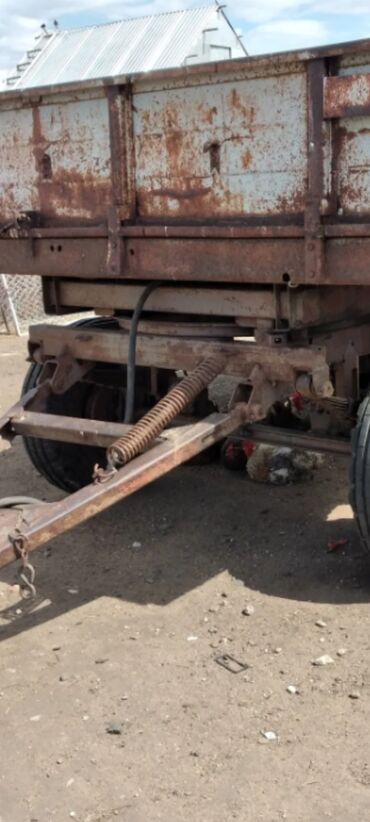 Yük nəqliyyat vasitələri: Lapet traktor ücün 4 metre uzunu 2.10 eni senetsizdi