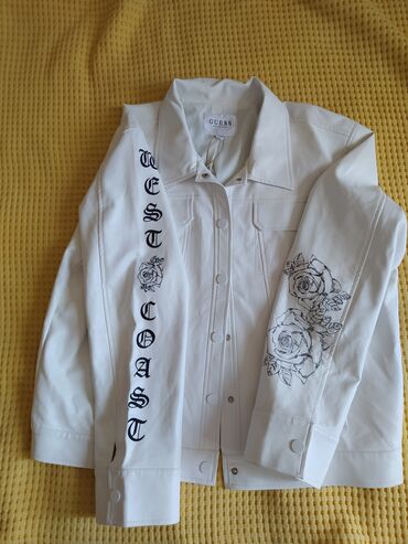 Ostale jakne, kaputi, prsluci: Guess bela univerzalna jakna sa vezenim aplikacijama na — 2