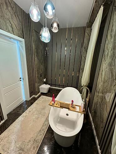 Продажа коттеджей и домов: 5 и более комнат, 380 м², 4 соток, Бишкек, Кок-Жар ж/м Собственник — 25