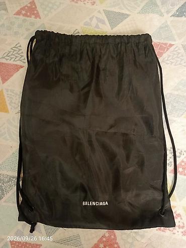 Digər idman və istirahət malları: Balenciaga Triple S. Rəsmi saytda $1200, eBuy da $860, mən konkret — 9