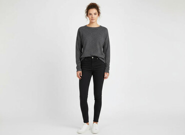 bluzki z prostokątnym dekoltem: Vero Moda, Women`s sweater, size S