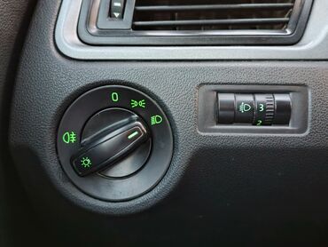 Skoda: Skoda Rapid: 2014 г., 1.4 л, Механика, Бензин, Хэтчбэк — 13